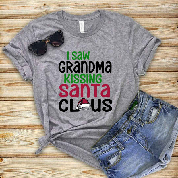 I Saw Grandma Kissing Santa - Unisex T-Shirt