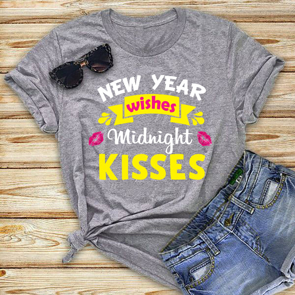 " New Year Wishes Midnight Kisses "